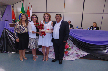 Foto - Sessão da Câmara de Vereadores teve como destaque a entrega do Troféu Mulher Cidadã