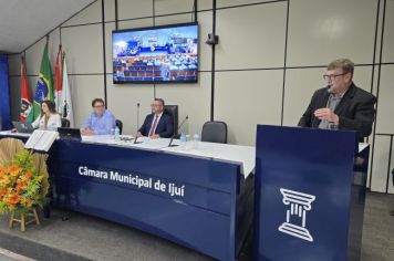 Foto - Sessão Solene - Título de Cidadão Ijuiense e Medalhas Comendas das Nações - 2024