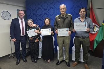 Foto - Sessão Solene - Título de Cidadão Ijuiense e Medalhas Comendas das Nações - 2024