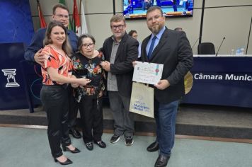 Foto - Sessão Solene - Título de Cidadão Ijuiense e Medalhas Comendas das Nações - 2024