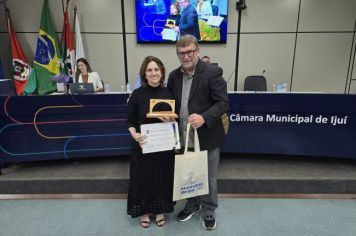 Foto - Sessão Solene - Título de Cidadão Ijuiense e Medalhas Comendas das Nações - 2024