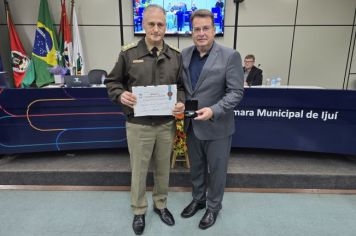 Foto - Sessão Solene - Título de Cidadão Ijuiense e Medalhas Comendas das Nações - 2024