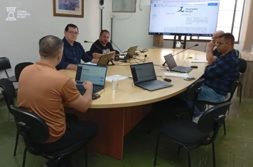 CFO analisa projetos e delibera sobre matérias orçamentárias e administrativas