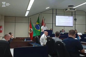 Câmara de Ijuí aprova contratações emergenciais para a educação e debate valorização do magistério