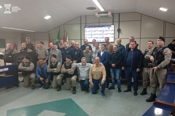 Comandante do 29º BPM apresenta estratégias de segurança em Sessão Plenária