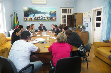 Comissão Representativa para tratar sobre o Estacionamento Rotativo reuniu-se com o Prefeito Ballin