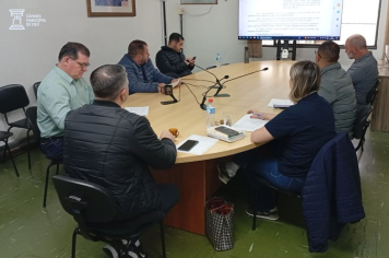 CFO delibera sobre projetos e solicita informações ao Executivo Municipal