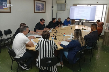 Comissão de Finanças e Orçamento debate projetos e recebe secretários municipais para esclarecimentos