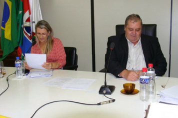 Confira os projetos aprovados na Sessão Ordinária realizada na noite desta segunda-feira