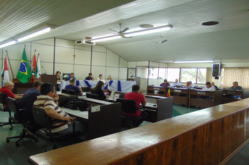 Sessão da Câmara de Vereadores foi realizada na manhã desta sexta-feira