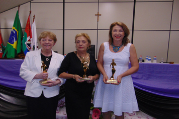 Sessão da Câmara de Vereadores teve como destaque a entrega do Troféu Mulher Cidadã