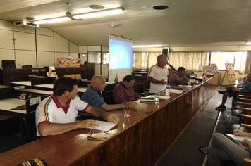 Audiência Pública para debater a regulamentação dos serviços de táxi foi realizada na tarde desta quinta-feira