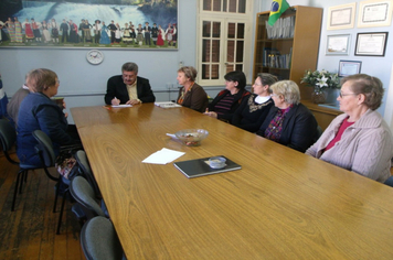 Vereadora Helena Stumm Marder articula instalação de academia em Distrito Santana