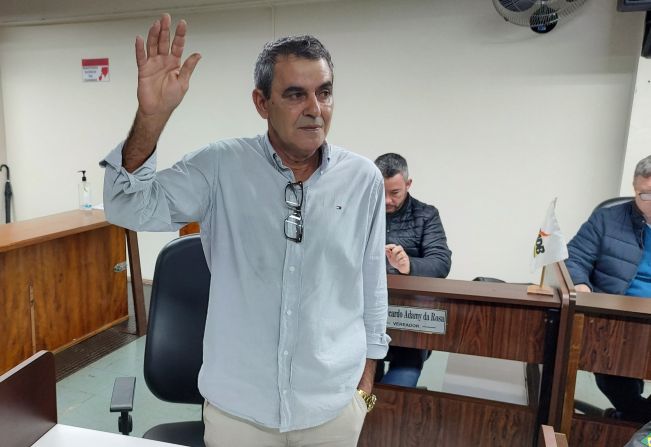 José Darci da Rosa toma posse como Vereador