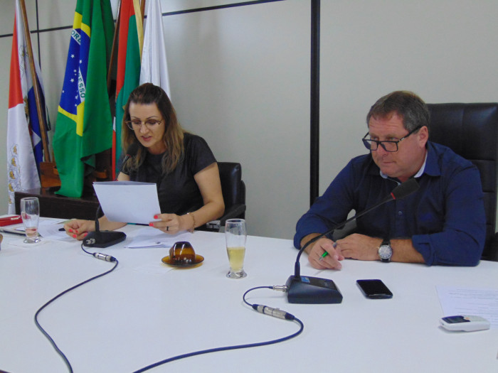 Dois projetos foram aprovados na Sessão Ordinária desta segunda-feira