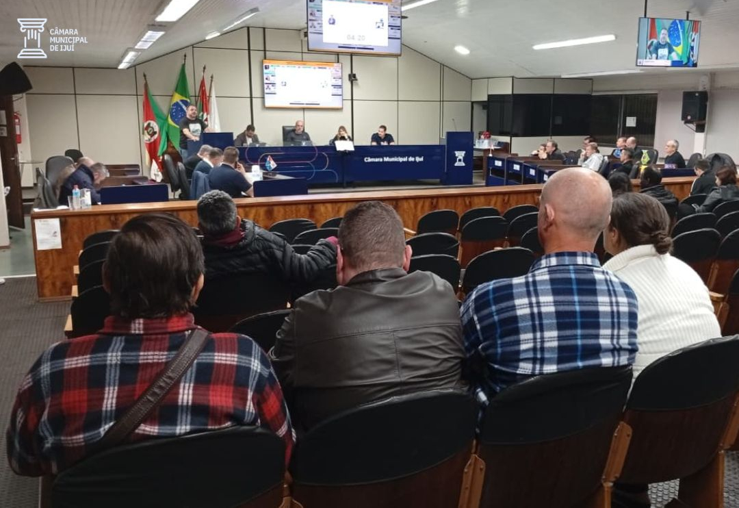 Parlamento Ijuiense delibera projetos e requerimentos em Sessão Plenária Ordinária