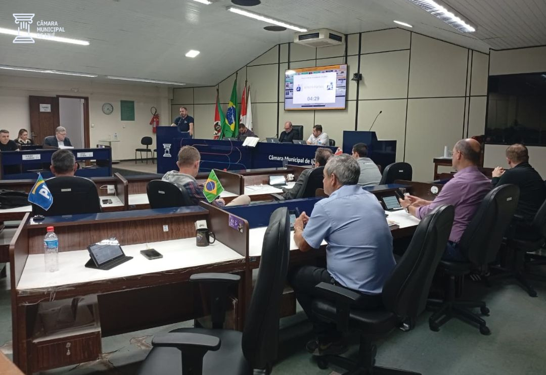 Vereadores aprovam emenda que modifica o recesso e PPA para Ijuí