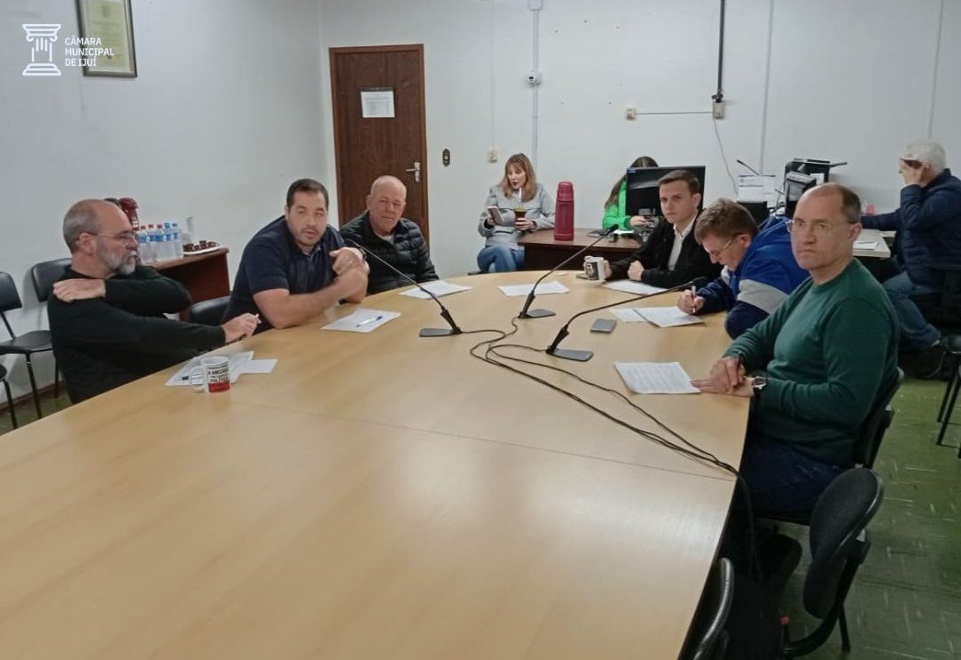 CCJ analisa 17 projetos durante reunião da semana no Legislativo Ijuiense