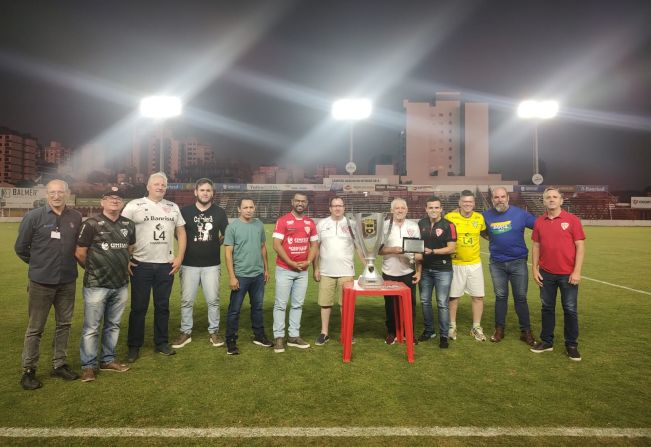 Poder Legislativo entrega a Moção de Aplauso ao Esporte Clube São Luiz de Ijuí