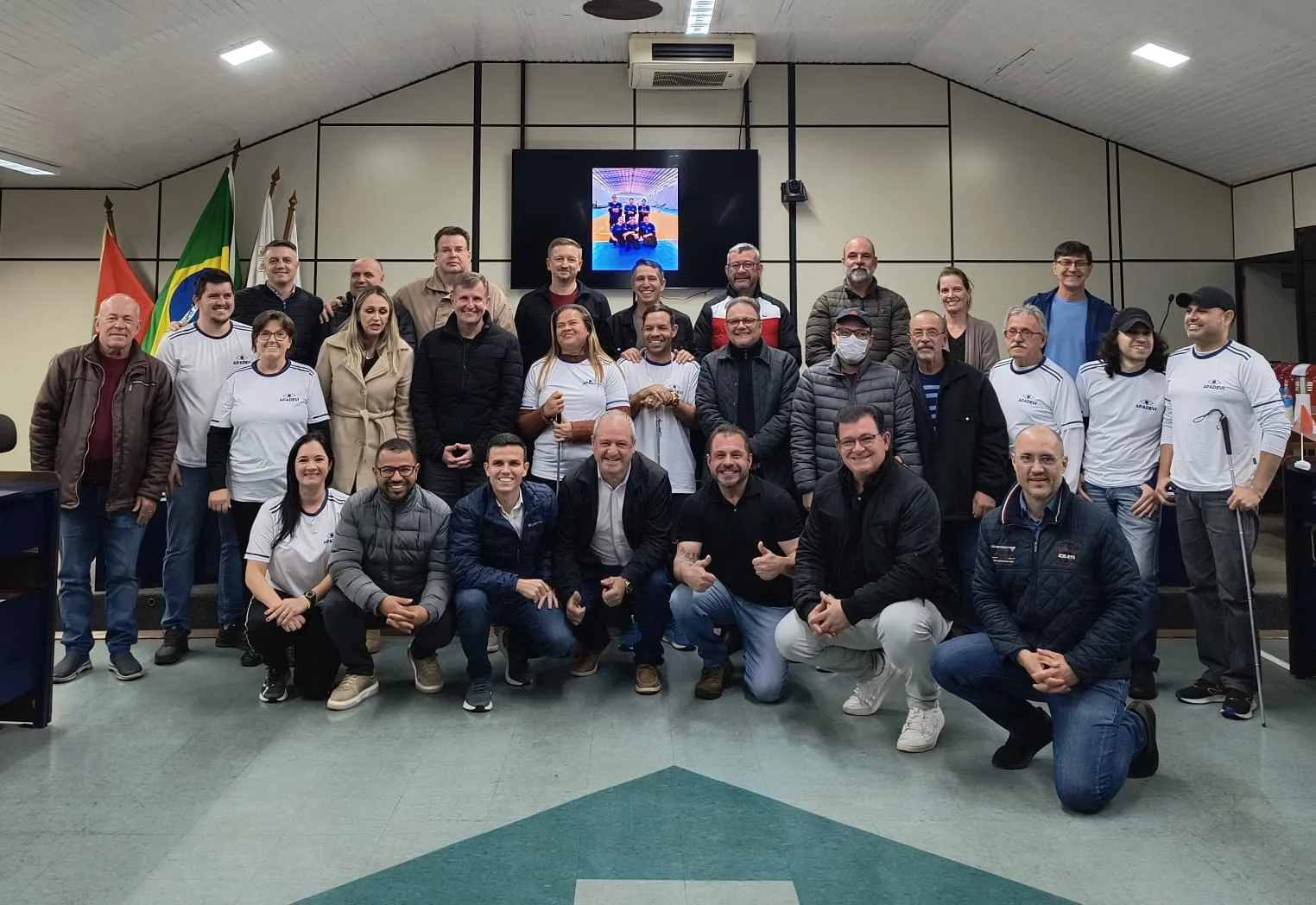 Legislativo recebe representantes da APADEVI no espaço do convidado
