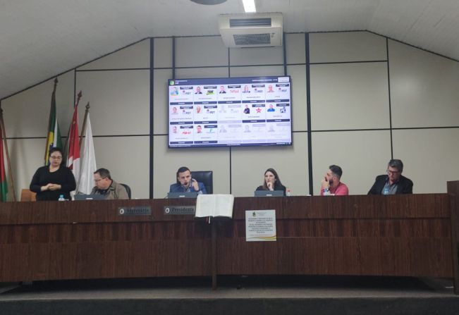 Câmara realiza a primeira Sessão Ordinária no modo eletrônico