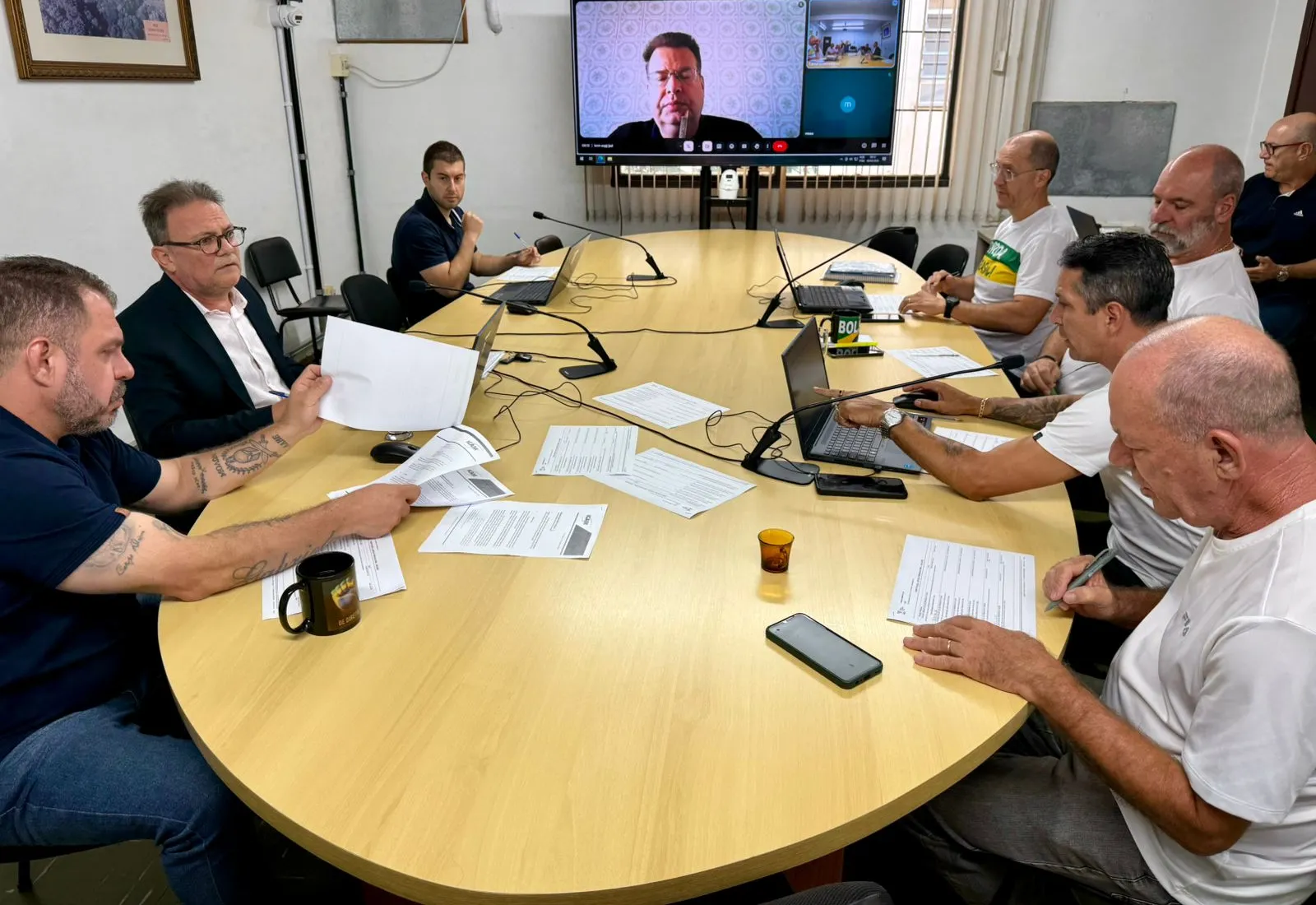 Reunião da CCJ debate a legalidade de oito projetos 