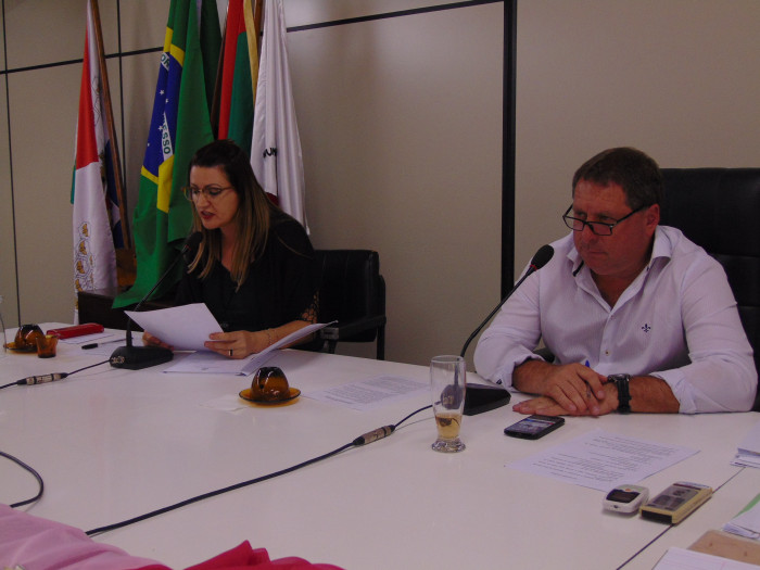 Vereadores aprovam dois projetos na Sessão Ordinária desta segunda-feira