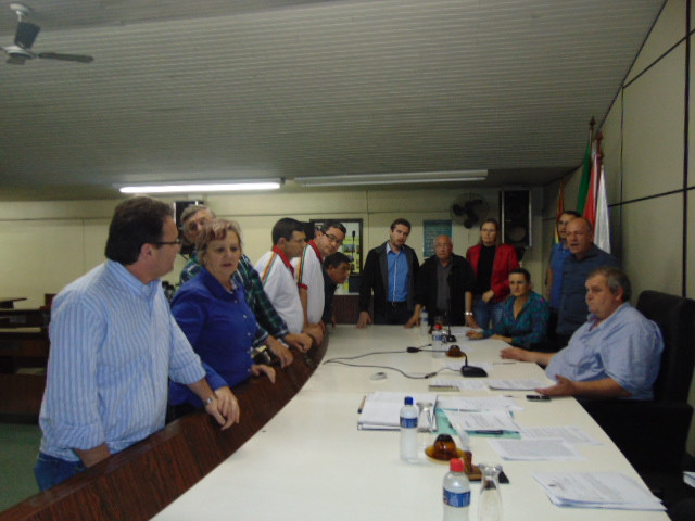 Vereadores aprovam cinco projetos na sessão desta segunda-feira