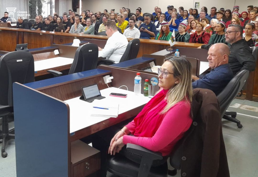 Abertura de crédito e transferência de sobras de área foram alguns dos Projetos debatidos durante Sessão Ordinária desta semana