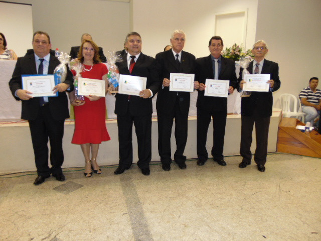 Sessão Solene de entrega de Títulos de Cidadão Ijuiense aconteceu na noite desta quarta-feira