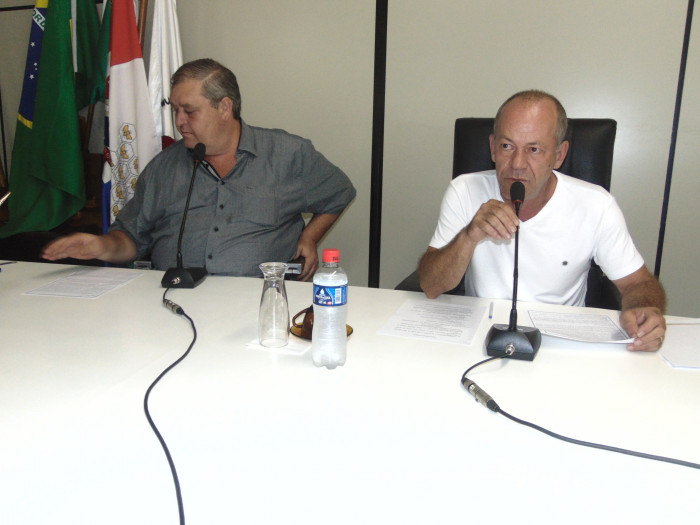 Vereadores aprovam reajuste salarial dos servidores municipais em Sessão Extraordinária