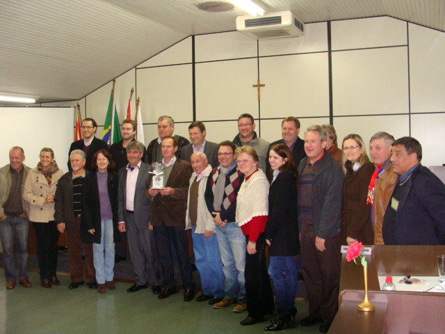 Sessão contou com homenagem à Comunidade Evangélica Ijuí e ao CREA
