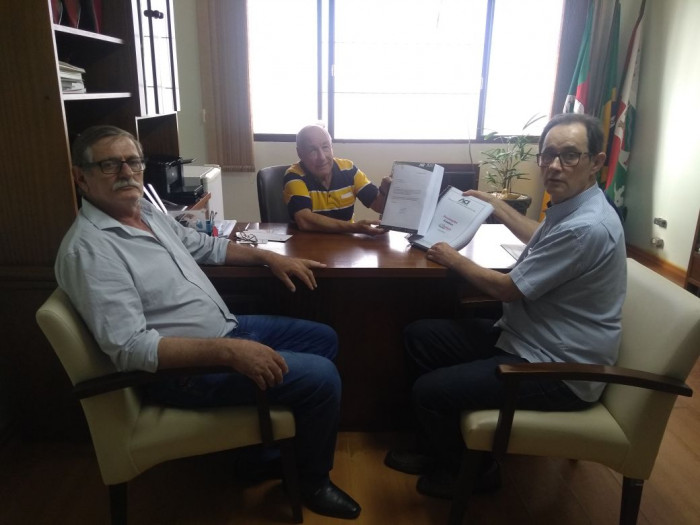 Cópia da Prestação de contas da Expoijuí/Fenadi 2017 foi entregue na Câmara de Vereadores de Ijuí