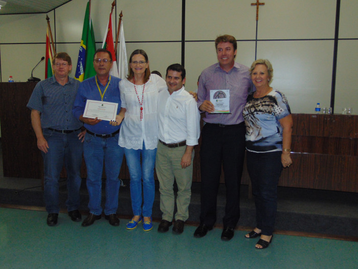 Sessão da Câmara de Vereadores contou com duas homenagens