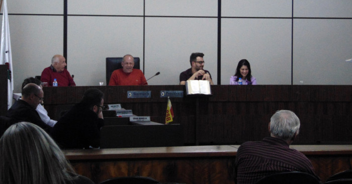 Primeira Sessão após o recesso aconteceu na noite desta segunda-feira