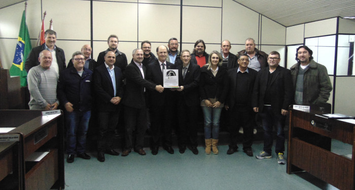 Vereadores prestam homenagem ao Conselho Regional de Contabilidade do RS pelos 70 anos de fundação.