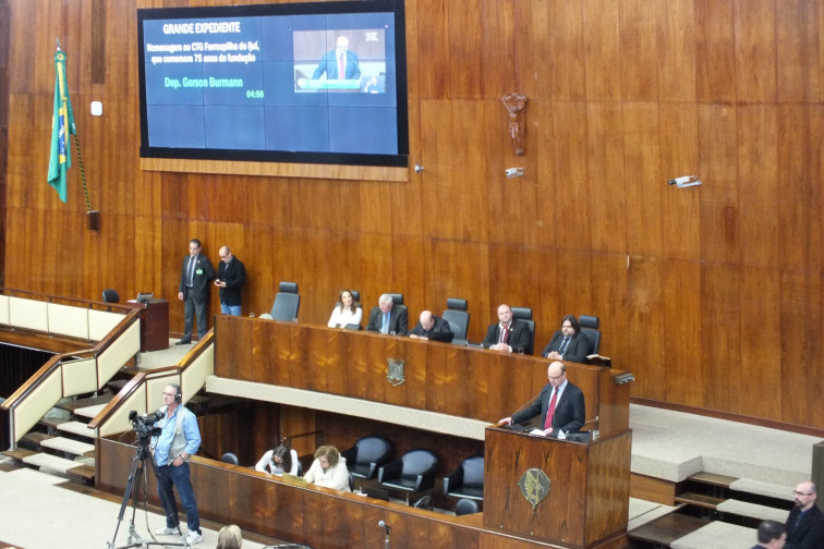 Vereador Misco representou o Poder Legislativo em Homenagem ao CTG Farroupilha 